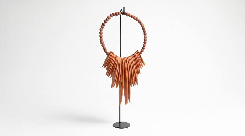 COLLAR AFRICANO CAFÉ BST9417