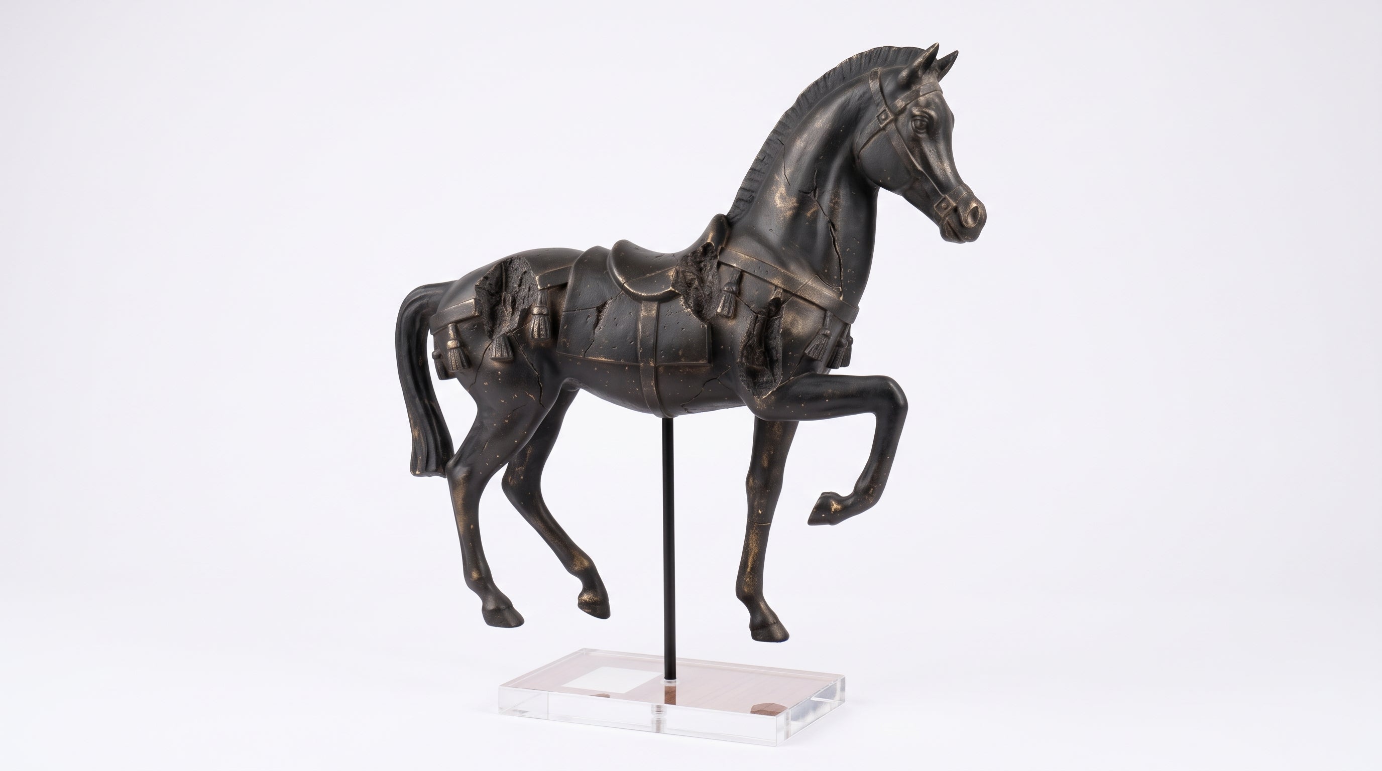 CABALLO MAGNUS ESCULTURA EN SOPORTE DE RESINA Y ACRILICO
