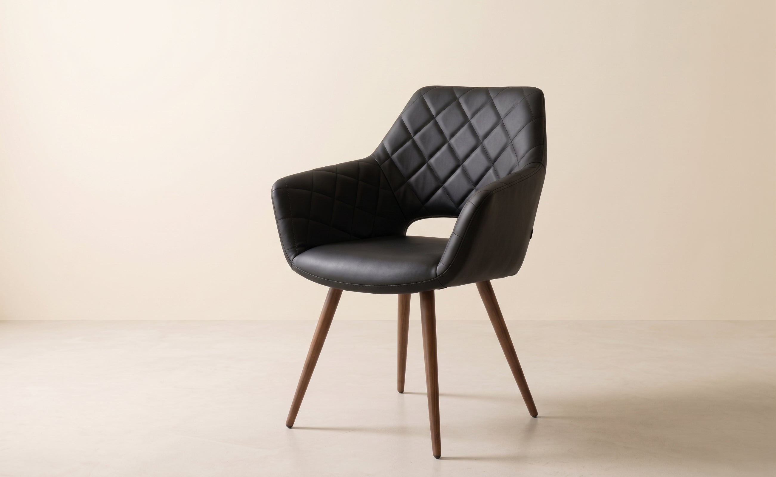 CHARLES SILLA OCASIONAL PU NEGRO PATAS METAL MADERA